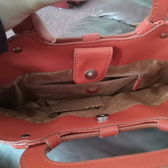 Relic Handbag - Picture 2 of 2